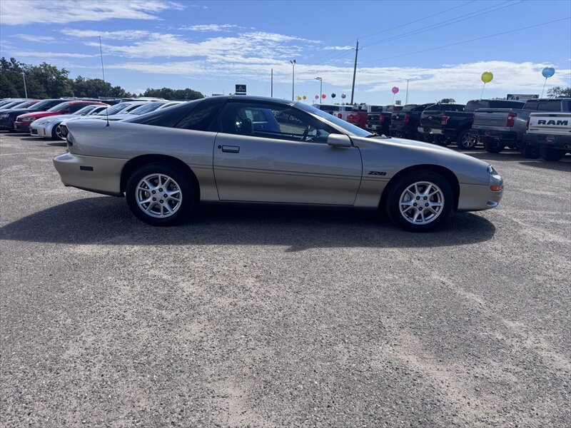 Used 2000 Chevrolet Camaro Z28 w/ Preferred Equipment Group 2 RWD image 4
