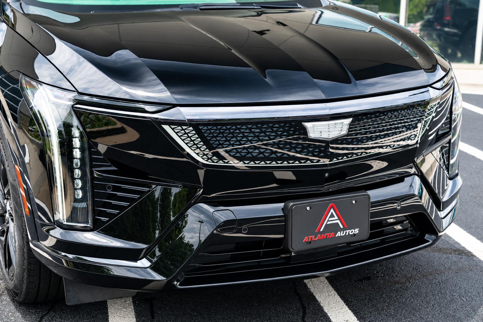 Used 2025 Cadillac Optiq Sport 1 w/ LPO, ONYX Package AWD/4WD image 16