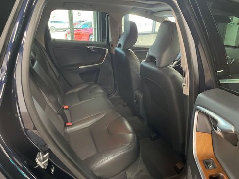 Used 2017 Volvo XC60 T5 Inscription w/ Preferred Option Package FWD image 43