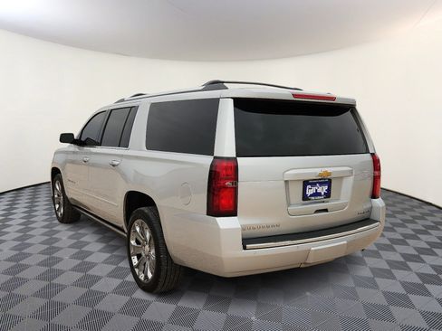 Used 2020 Chevrolet Suburban Premier w/ Premier Plus Edition AWD/4WD image 3