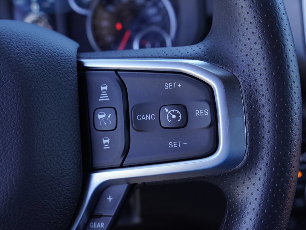 New 2026 RAM 1500 Big Horn w/ Sport Appearance Package AWD/4WD image 18