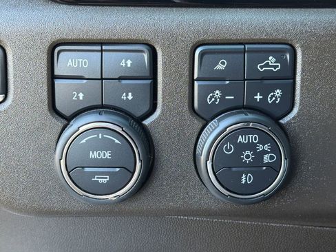 Used 2024 Chevrolet Silverado 2500 LTZ w/ LTZ Plus Package image 28