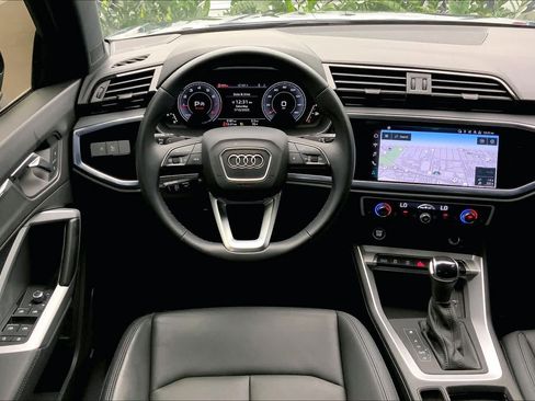 Used 2022 Audi Q3 2.0T Premium Plus AWD/4WD image 6