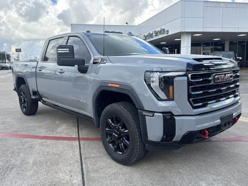 Used 2025 GMC Sierra 2500 AT4 w/ AT4 Premium Plus Package AWD/4WD image 16