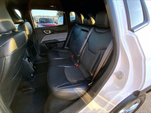 Used 2024 Jeep Compass Latitude image 20