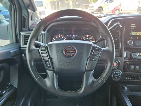 Used 2023 Nissan Titan PRO-4X w/ Pro-4x Convenience Package AWD/4WD image 15