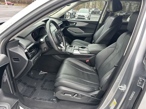 Used 2024 Acura MDX SH-AWD w/ Technology Package image 16