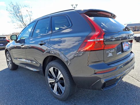 New 2025 Volvo XC60 T8 Core w/ Climate Package image 3