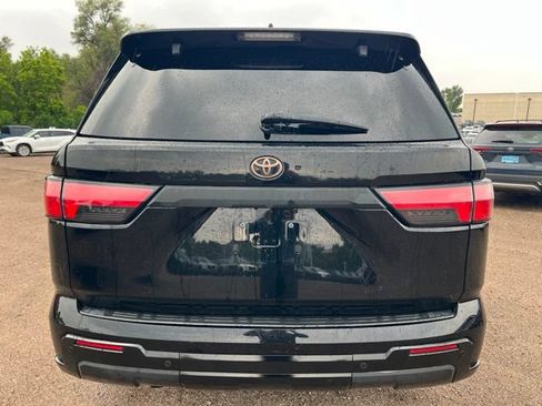 Used 2023 Toyota Sequoia Capstone AWD/4WD image 5