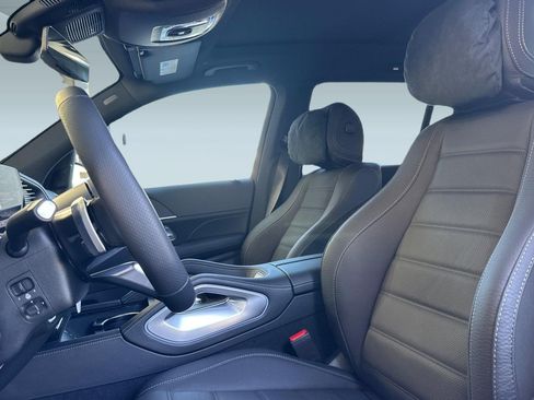 New 2026 Mercedes-Benz GLS 580 4MATIC image 5