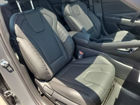 New 2026 Hyundai Elantra SEL Sport FWD image 22