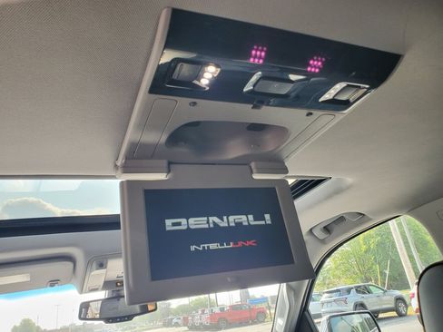 Used 2020 GMC Yukon Denali w/ Denali Ultimate Black Edition AWD/4WD image 33