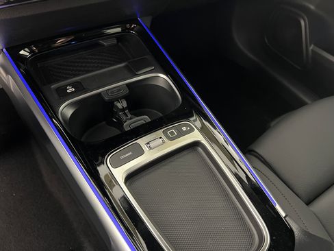 Used 2025 Mercedes-Benz GLB 250 4MATIC image 31