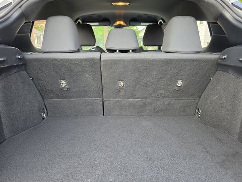 Used 2019 Toyota C-HR LE FWD image 16