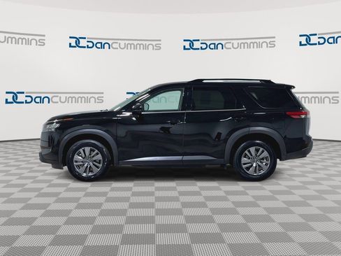 Used 2025 Nissan Pathfinder SV FWD image 5