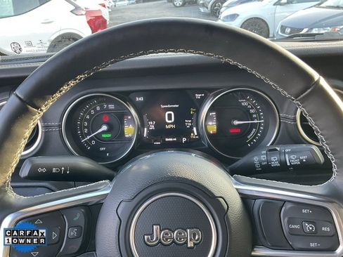 Used 2022 Jeep Wrangler Unlimited Sahara w/ Cold Weather Group image 41