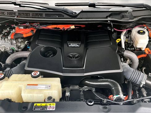 Used 2022 Toyota Tundra Limited AWD/4WD image 32