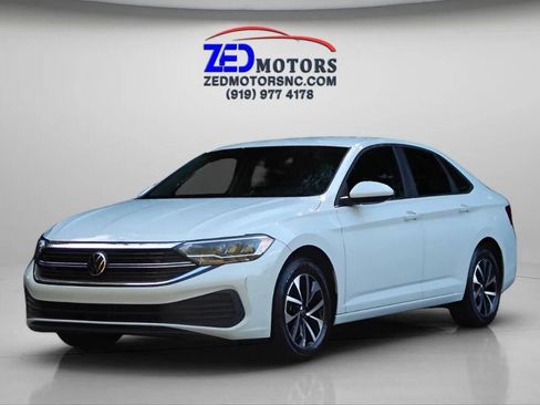 Used 2024 Volkswagen Jetta S image 1
