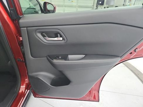 Used 2026 Nissan Rogue SV FWD image 38