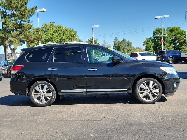 Used 2016 Nissan Pathfinder Platinum AWD/4WD image 2