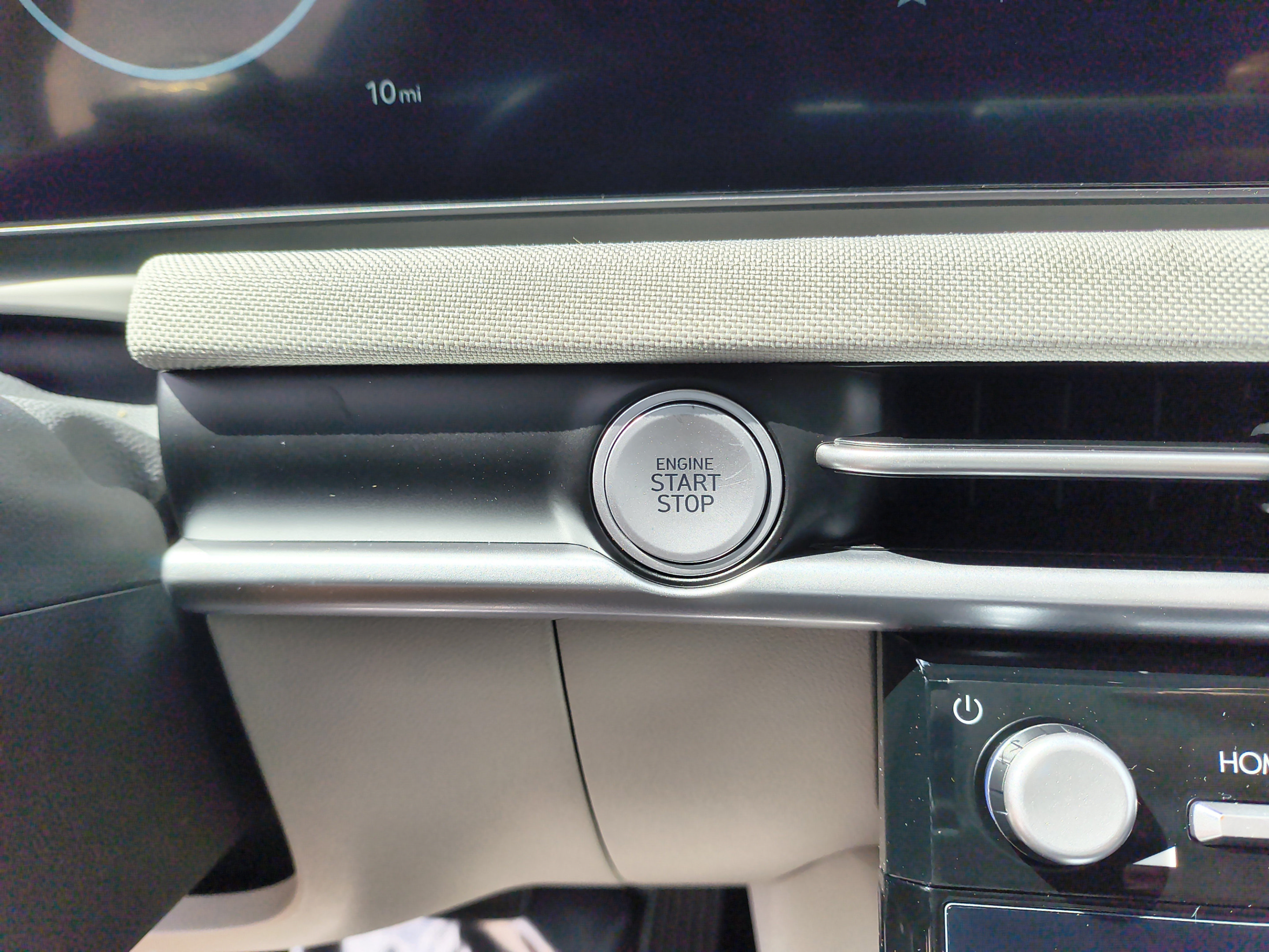 New 2026 Hyundai Tucson Limited FWD image 30