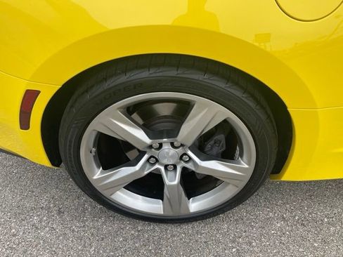Used 2018 Chevrolet Camaro SS RWD image 25
