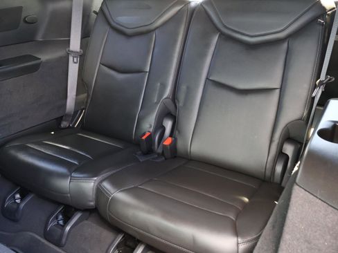 Used 2023 Cadillac XT6 Luxury image 27