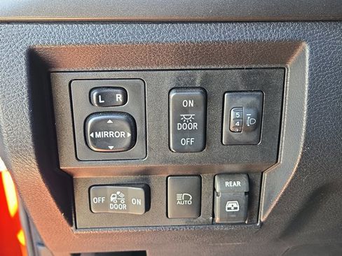 Used 2018 Toyota Tundra SR5 image 20
