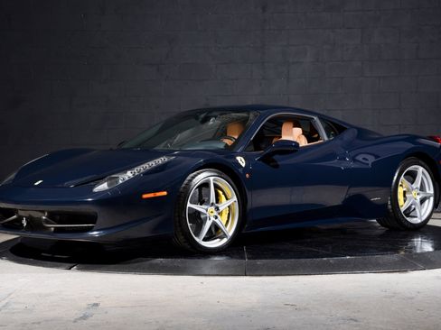 Used 2011 Ferrari 458 Italia Coupe image 2