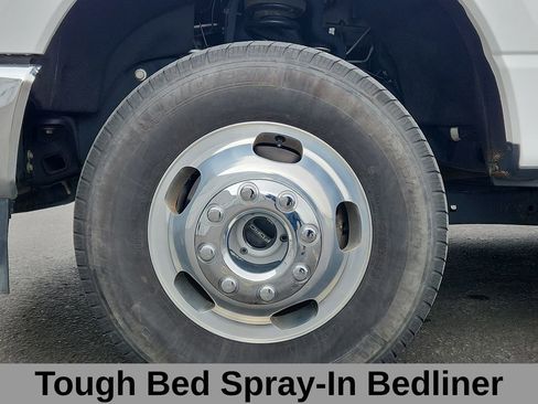 Used 2023 Ford F350 Lariat image 6