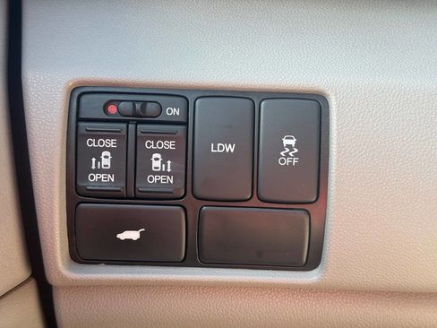 Used 2017 Honda Odyssey EX-L image 11