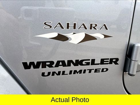 Used 2016 Jeep Wrangler Unlimited Sahara w/ Connectivity Group image 33