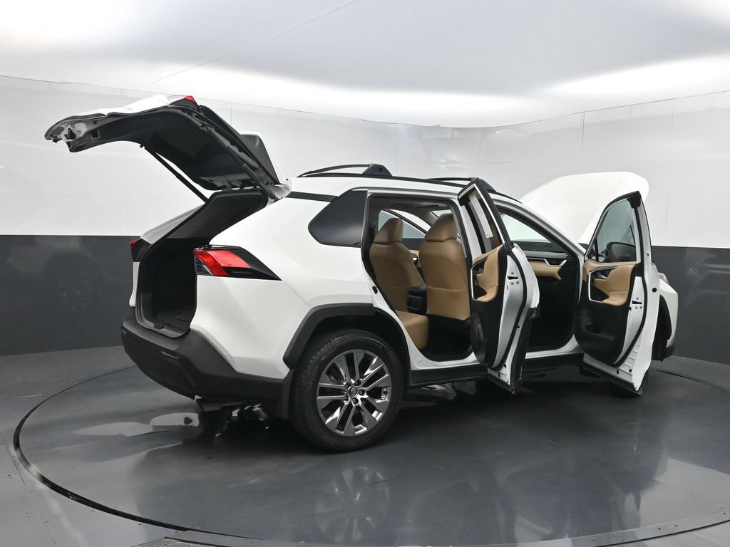 Used 2021 Toyota RAV4 XLE Premium FWD image 38