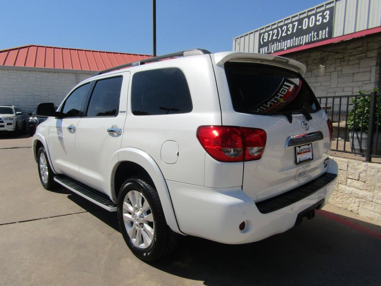 Used 2016 Toyota Sequoia Platinum AWD/4WD image 3