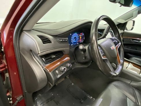 Used 2019 Cadillac Escalade ESV Premium Luxury image 33