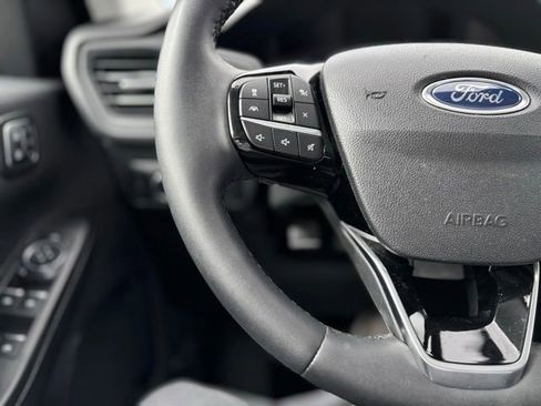 Certified 2022 Ford Escape Titanium w/ Class II Trailer Tow Package image 34