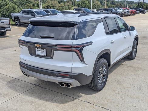 New 2026 Chevrolet Traverse LT image 7