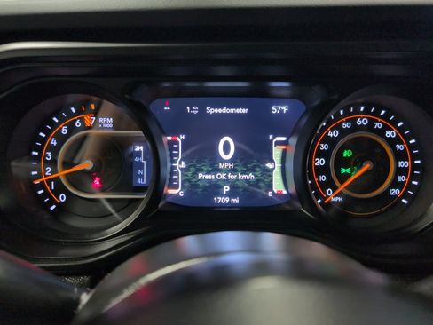 Used 2025 Jeep Gladiator Rubicon w/ Convenience Group image 17