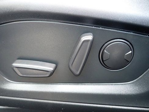 Certified 2023 Ford Explorer XLT image 22