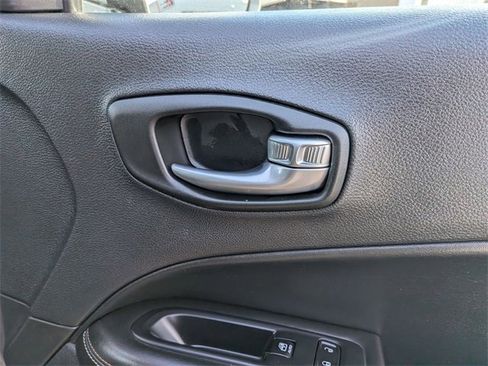 Used 2019 Jeep Compass Latitude w/ Cold Weather Group image 31