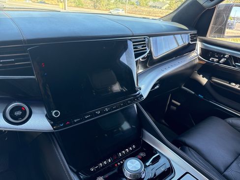 Used 2023 Jeep Grand Wagoneer Series III w/ Rear-Seat Entertainment Group image 28