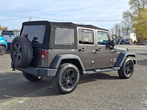 Used 2018 Jeep Wrangler Unlimited Sport S image 12