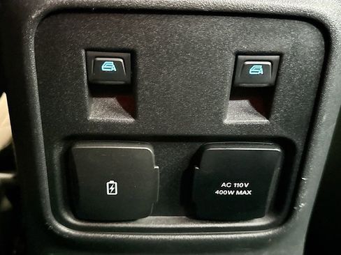 Used 2022 Ford Bronco Wildtrak image 28