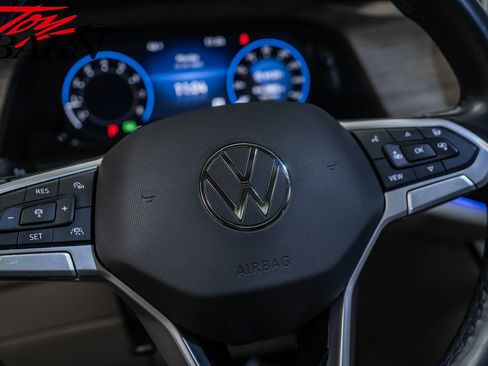 Used 2024 Volkswagen Atlas SEL Premium R-Line image 31