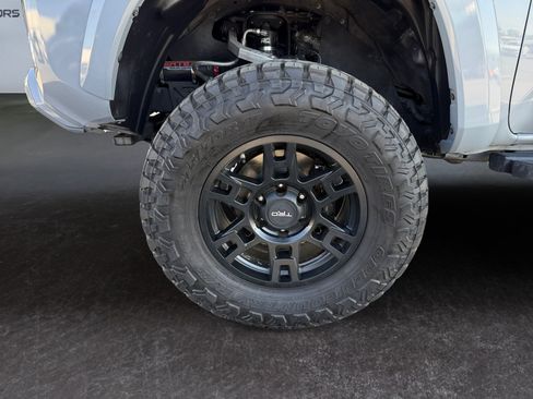 Used 2019 Toyota Tacoma TRD Sport RWD image 13
