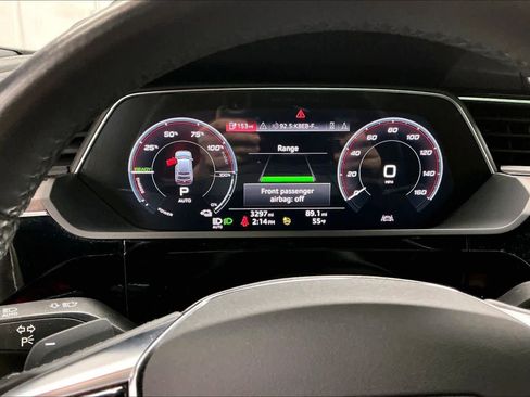 Used 2022 Audi e-tron Premium image 22