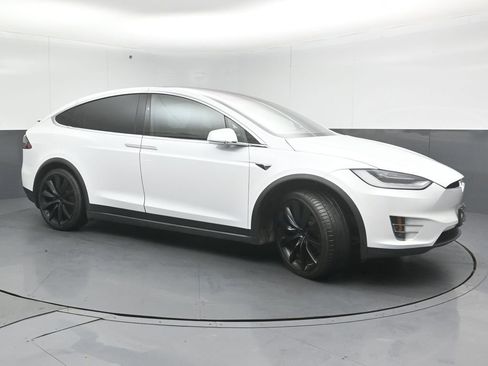 Used 2020 Tesla Model X Long Range image 5