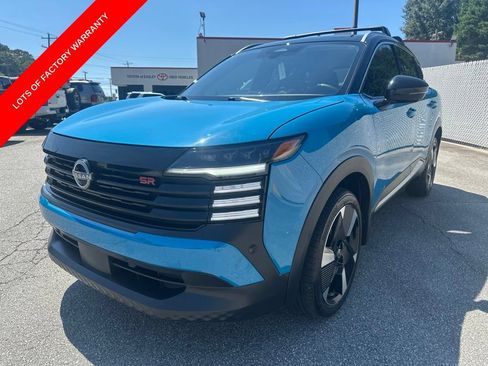 Used 2025 Nissan Kicks SR FWD image 3