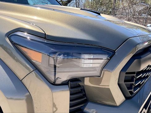 Used 2025 Toyota Tacoma TRD Sport image 26