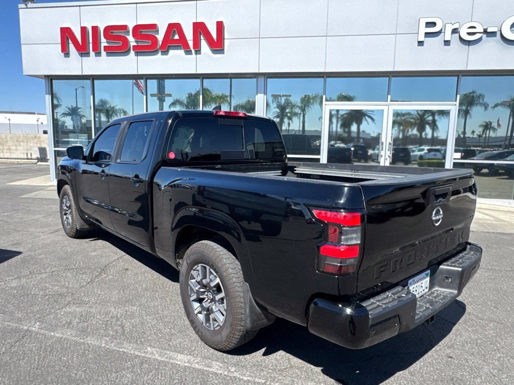 Used 2023 Nissan Frontier SV w/ Technology Package RWD image 2